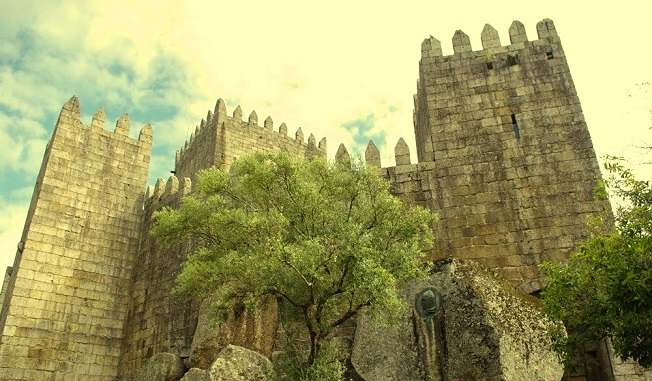 castillo-de-guimaraes