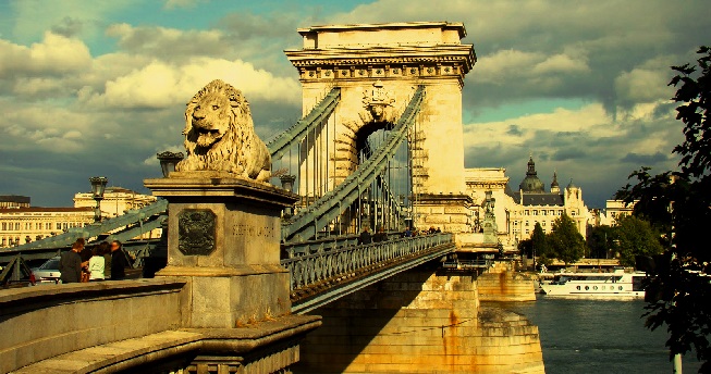 puente-de-los-leones-budapest